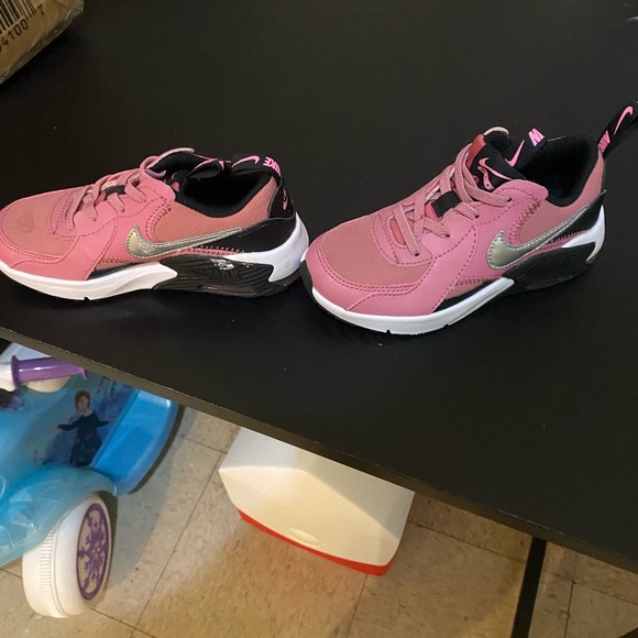 Nike Air maxs Girls - Picture 3 of 5